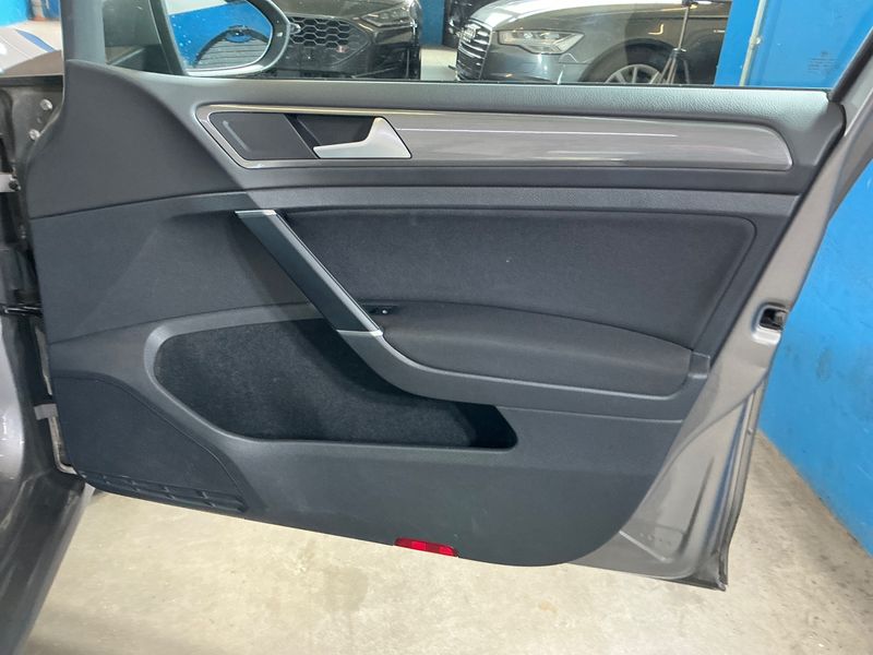 Volkswagen Golf VII 1.6 TDI Allstar BlueMotion Tech 2016 – снимка 28