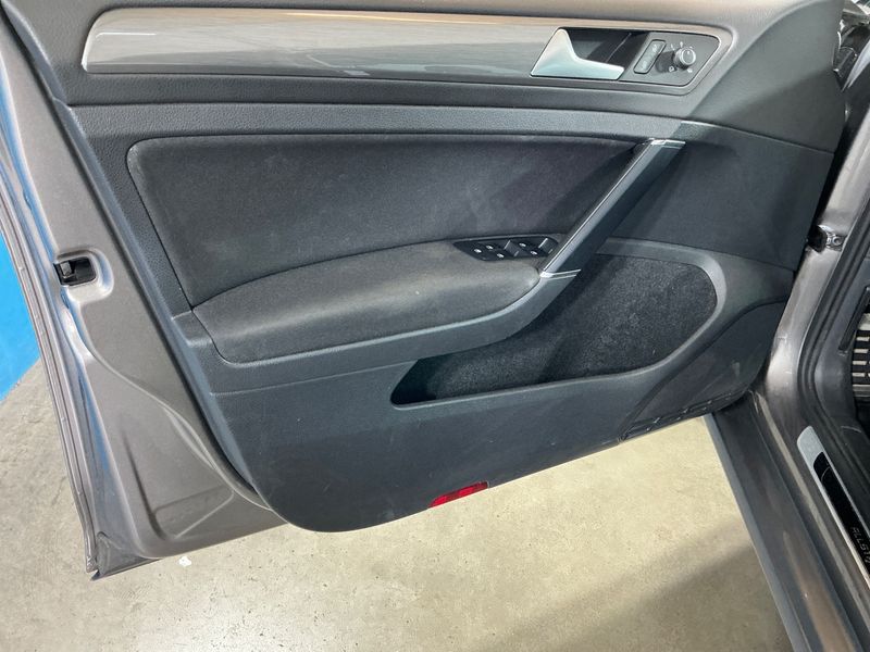 Volkswagen Golf VII 1.6 TDI Allstar BlueMotion Tech 2016 – снимка 23