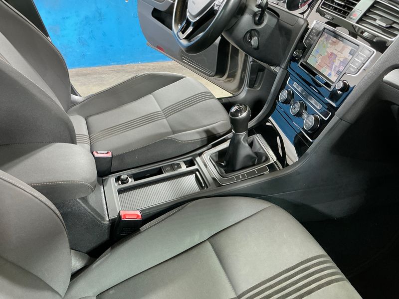 Volkswagen Golf VII 1.6 TDI Allstar BlueMotion Tech 2016 – снимка 30