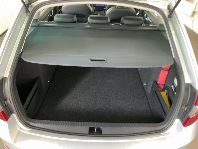 Skoda Octavia 1.6 TDI Style 2019 – снимка 15