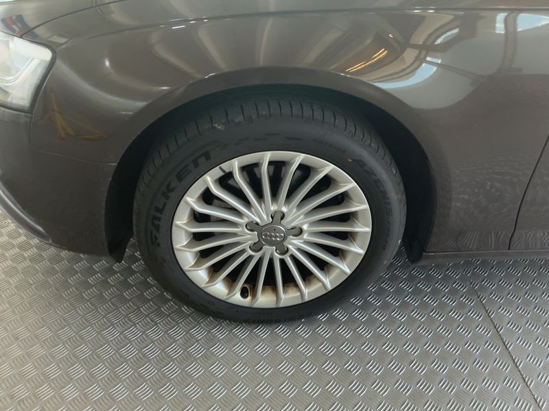 Audi A4 2.0 TDI Attraction 2013 – снимка 17