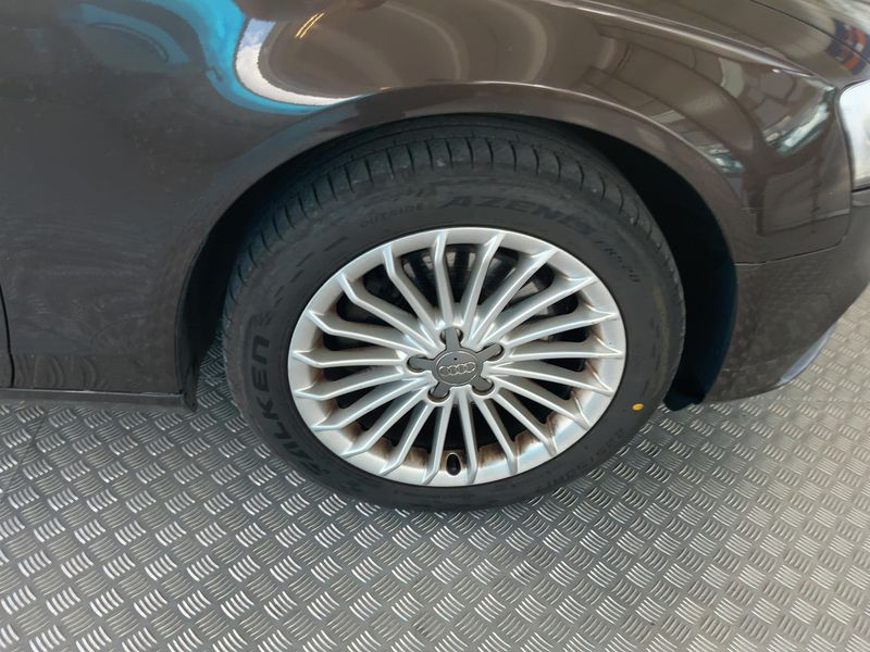 Audi A4 2.0 TDI Attraction 2013 – снимка 20