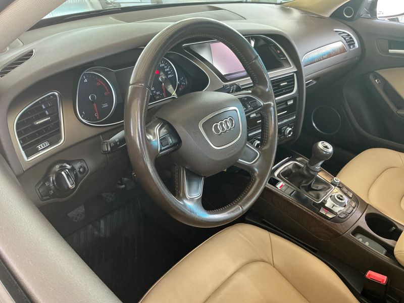 Audi A4 2.0 TDI Attraction 2013 – снимка на щета