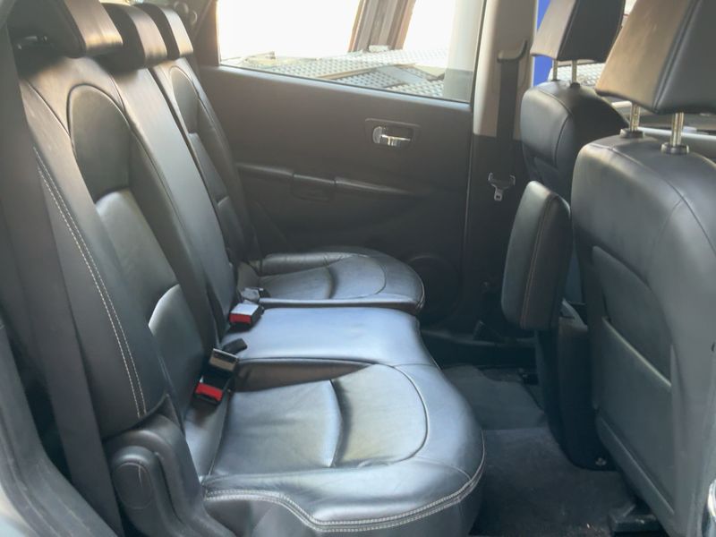 Nissan Qashqai+2 2.0 dCi Tekna 2009 – снимка 19