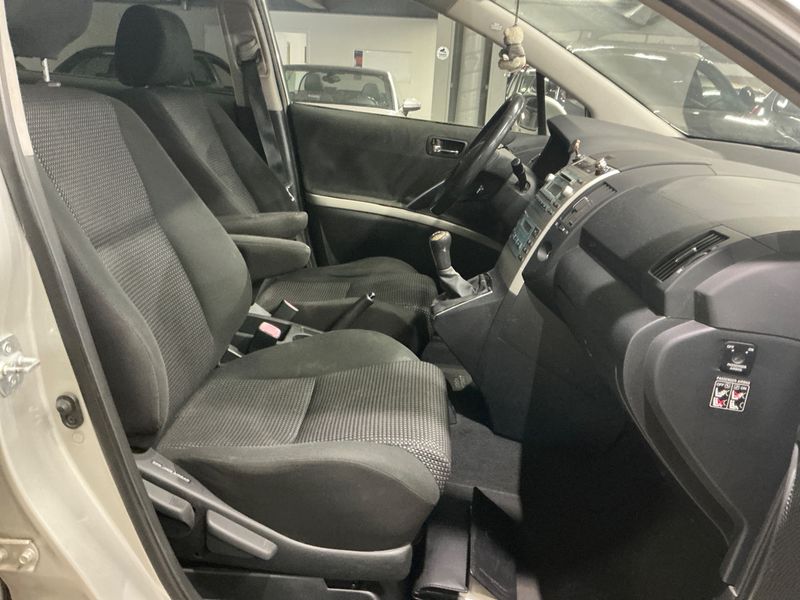 Toyota Corolla Verso 2.2 D-4D D-Cat Clean Power 2007 – снимка 3