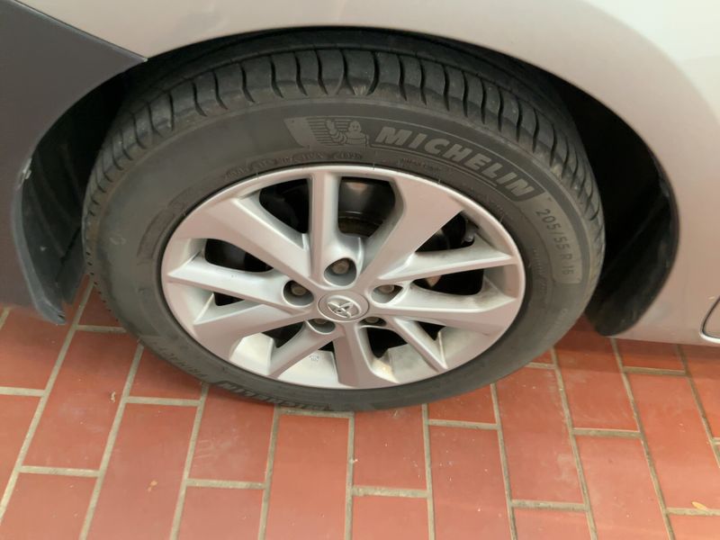 Toyota Auris Touring Sports 1.6 Life+ 2013 – снимка 3