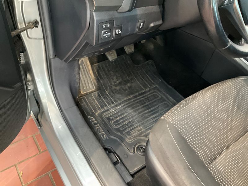 Toyota Auris Touring Sports 1.6 Life+ 2013 – снимка 35