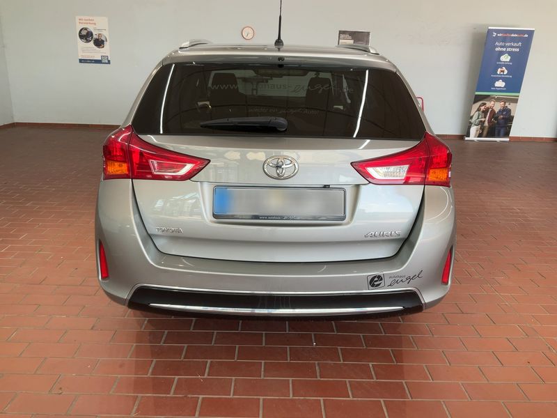 Toyota Auris Touring Sports 1.6 Life+ 2013 – снимка 7