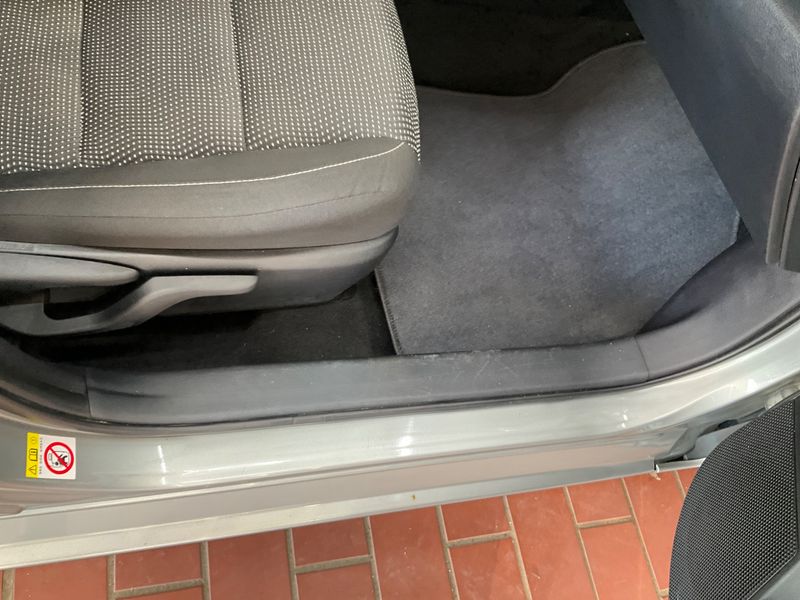 Toyota Auris Touring Sports 1.6 Life+ 2013 – снимка 31
