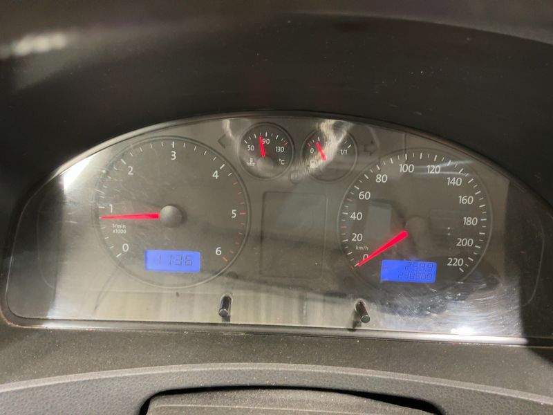 Volkswagen T5 Kombi 1.9 TDI lang 2008 – снимка 18