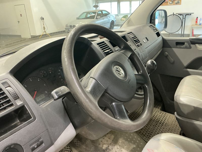 Volkswagen T5 Kombi 1.9 TDI lang 2008 – снимка 42