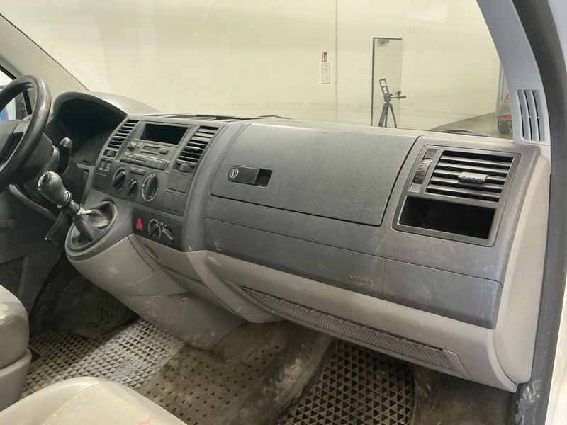 Volkswagen T5 Kombi 1.9 TDI lang 2008 – снимка 37