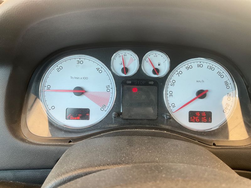 Peugeot 307 1.6 HDi SW Pack + 2006 – снимка 4