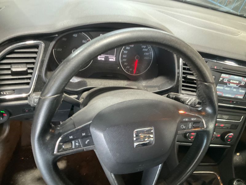 Seat Leon 1.6 TDI Style 2015 – снимка 23