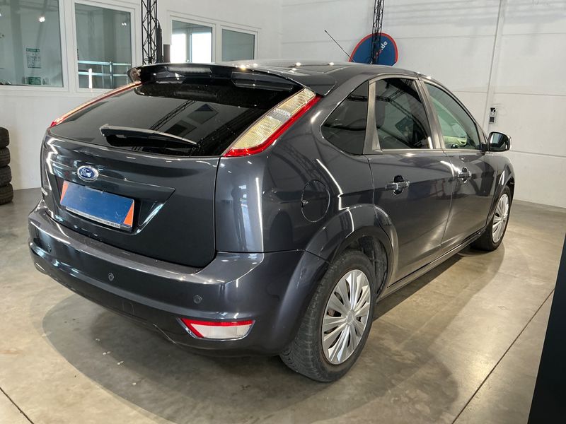 Ford Focus 2.0 Titanium 2011 – снимка 2