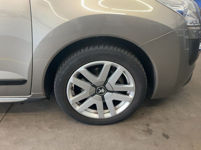 Peugeot 3008 2.0 HDi Hybrid4 2012 – снимка 11