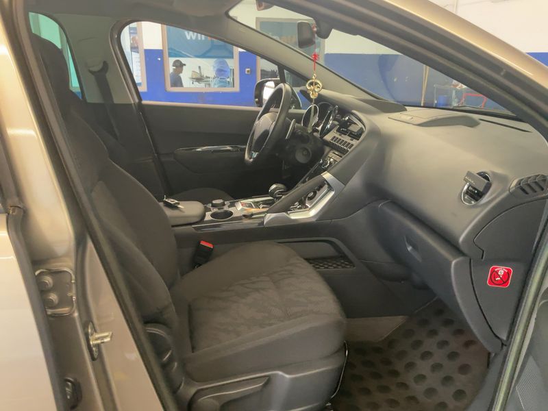 Peugeot 3008 2.0 HDi Hybrid4 2012 – снимка 16