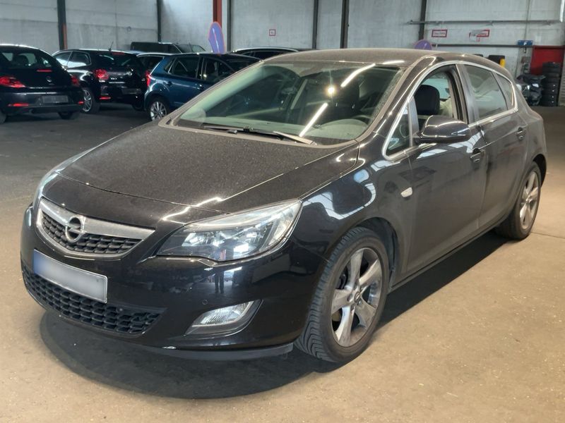 Opel Astra 1.6 Sport 2011 – снимка 1