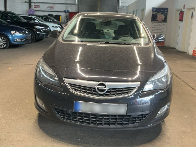 Opel Astra 1.6 Sport 2011 – снимка 14