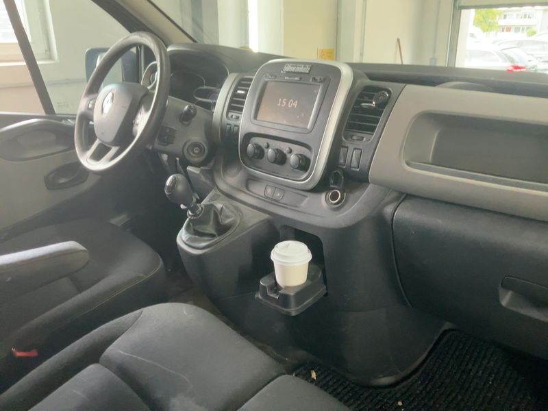 Renault Trafic 1.6 dCi Energy L1H1 2,7t Komfort 2018 – снимка 12