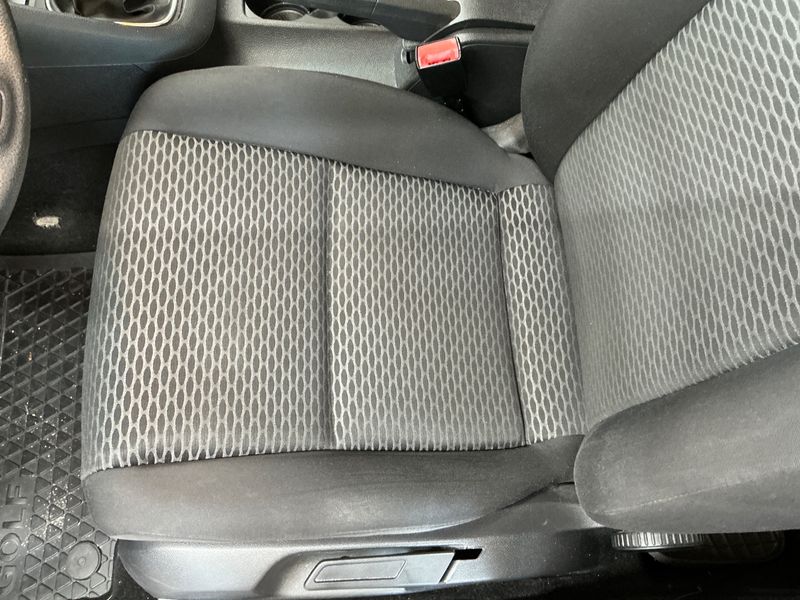 Volkswagen Golf VI 1.6 TDI Trendline BlueMotion Tech 2012 – снимка 35