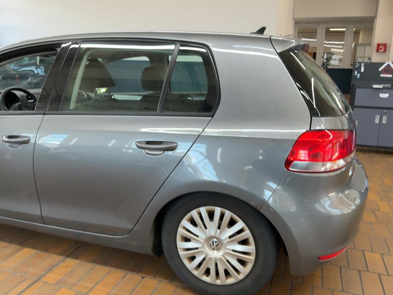 Volkswagen Golf VI 1.6 TDI Trendline BlueMotion Tech 2012 – снимка 6