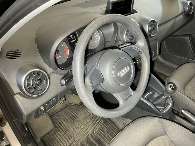 Audi A1 1.2 TFSI Attraction 2013 – снимка 25