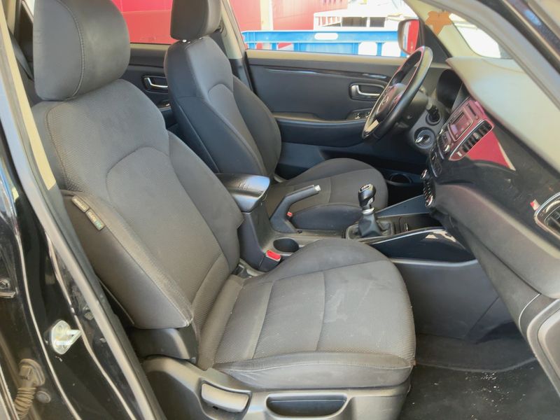 Kia Carens 1.7 CRDi Drive 2014 – снимка 16