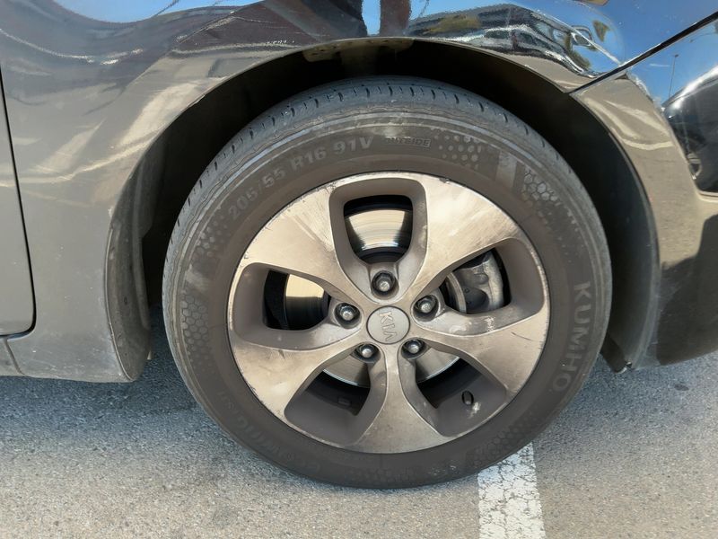 Kia Carens 1.7 CRDi Drive 2014 – снимка 11