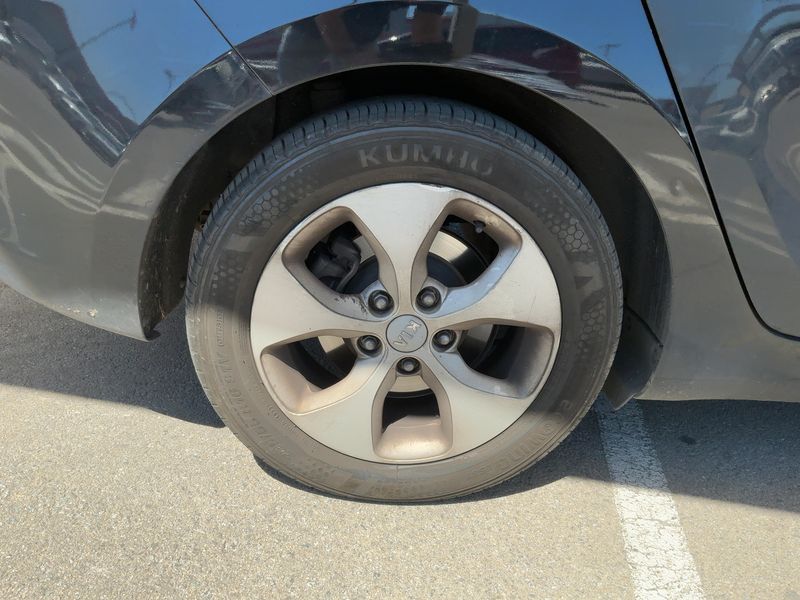Kia Carens 1.7 CRDi Drive 2014 – снимка 9
