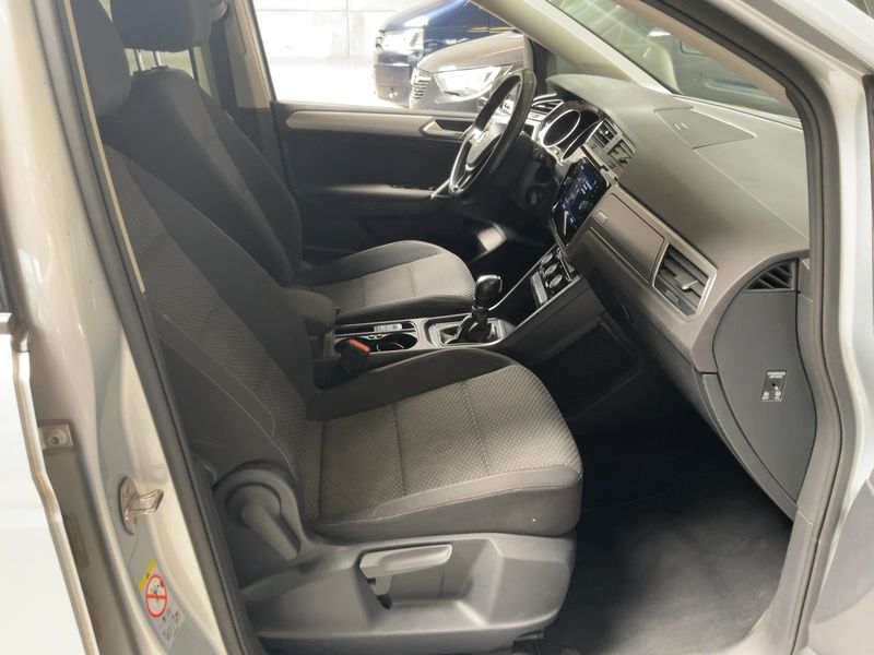 Volkswagen Touran 1.6 TDI Confortline Business BlueMotion Tech 2018 – снимка 16