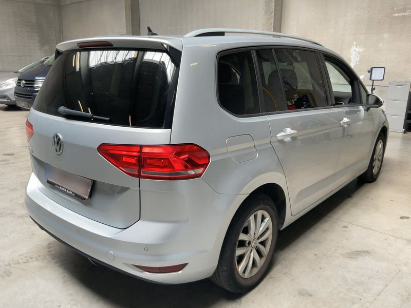 Volkswagen Touran 1.6 TDI Confortline Business BlueMotion Tech 2018 – снимка 8