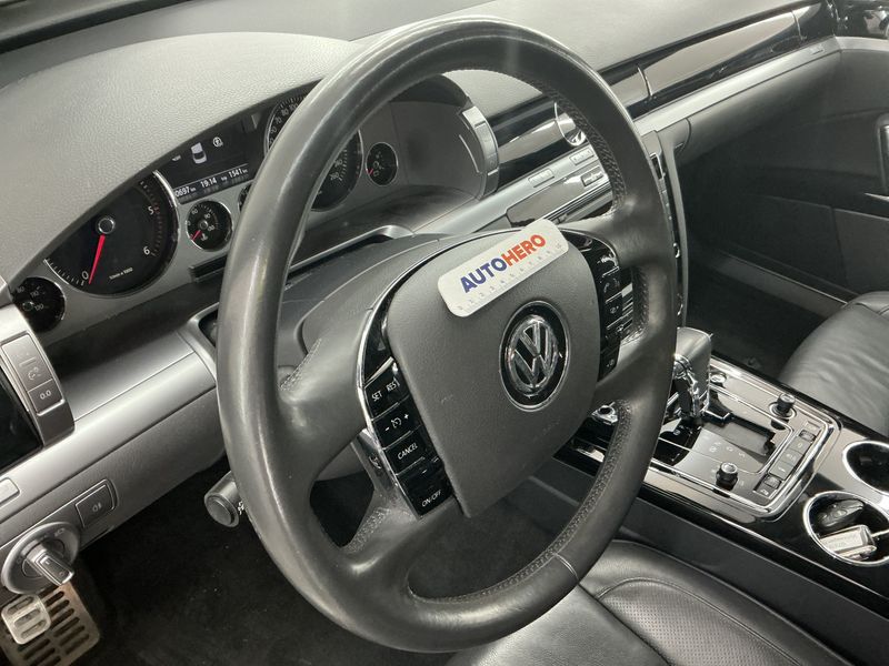 Volkswagen Phaeton 3.0 V6 TDI 4Motion 2015 – снимка 36