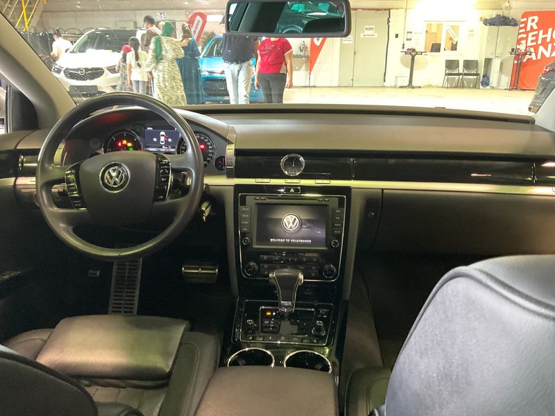 Volkswagen Phaeton 3.0 V6 TDI 4Motion 2015 – снимка 17