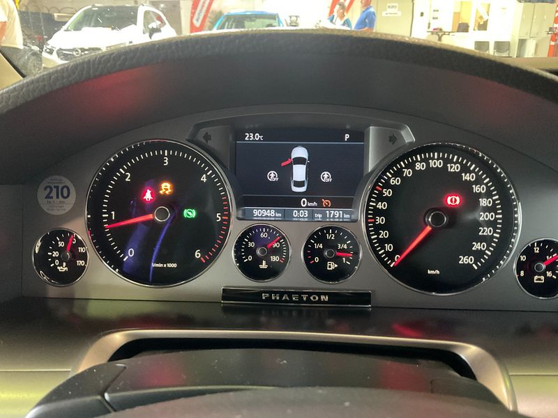 Volkswagen Phaeton 3.0 V6 TDI 4Motion 2015 – снимка 18