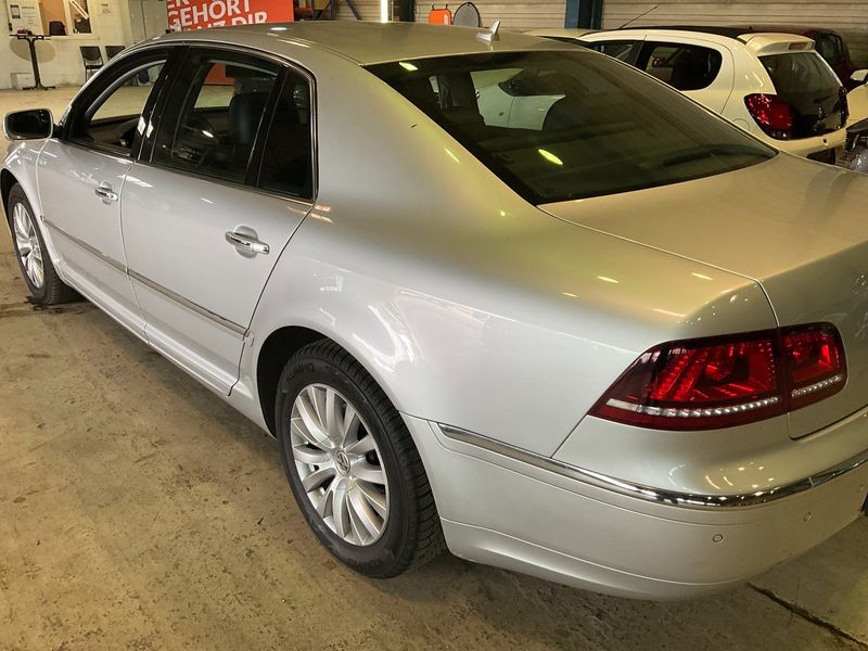 Volkswagen Phaeton 3.0 V6 TDI 4Motion 2015 – снимка 6