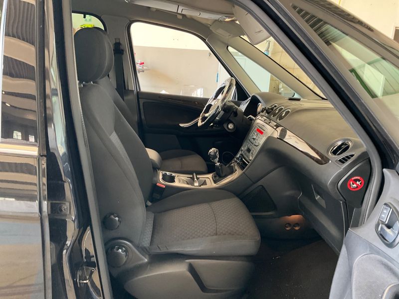 Ford Galaxy 2.0 TDCi Ghia 2009 – снимка 3