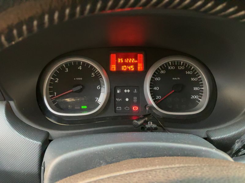 Dacia Duster 1.5 dCi Prestige 4x4 2011 – снимка 18