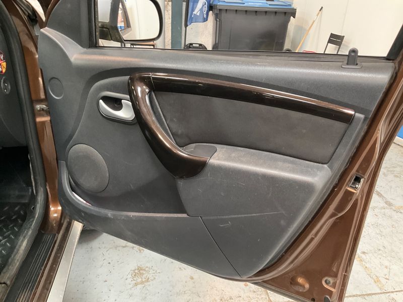 Dacia Duster 1.5 dCi Prestige 4x4 2011 – снимка 25