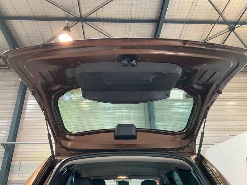 Dacia Duster 1.5 dCi Prestige 4x4 2011 – снимка 15