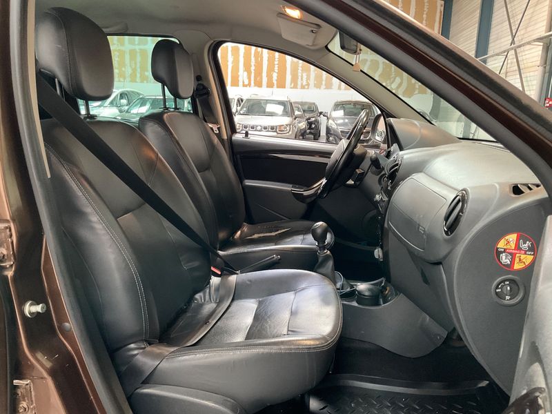 Dacia Duster 1.5 dCi Prestige 4x4 2011 – снимка 16