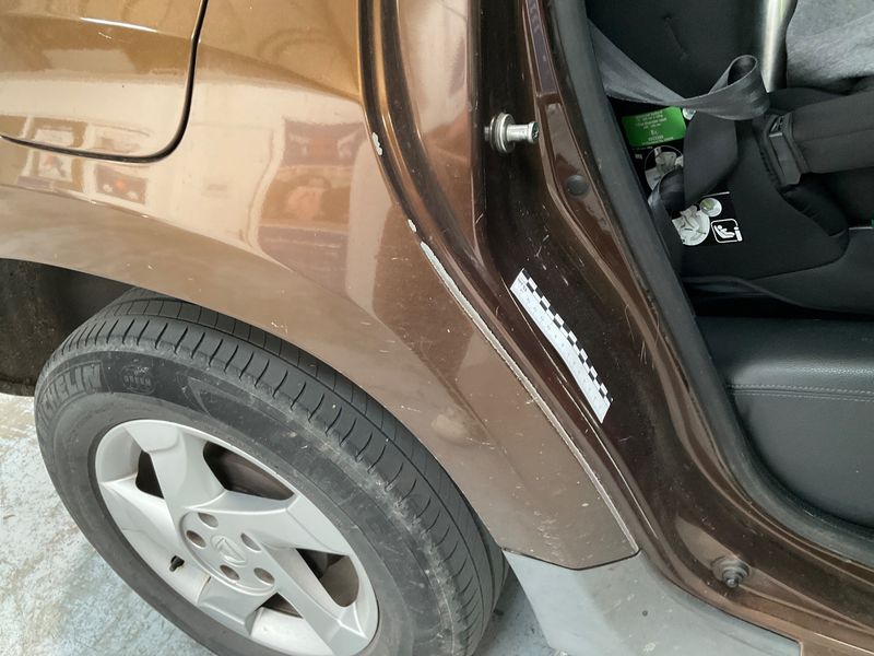 Dacia Duster 1.5 dCi Prestige 4x4 2011 – снимка 23