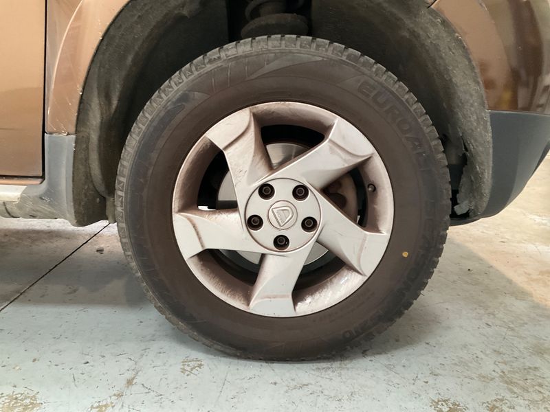 Dacia Duster 1.5 dCi Prestige 4x4 2011 – снимка 11