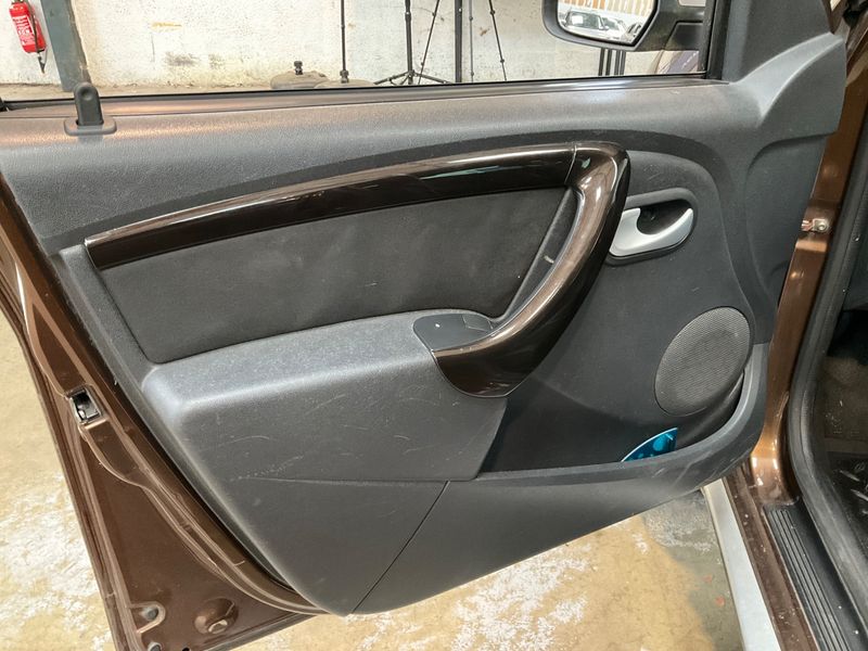 Dacia Duster 1.5 dCi Prestige 4x4 2011 – снимка 26