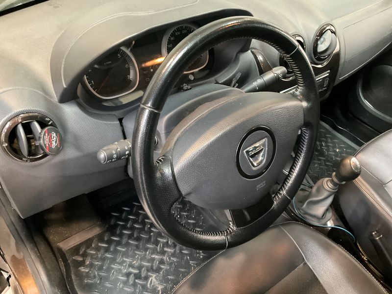 Dacia Duster 1.5 dCi Prestige 4x4 2011 – снимка 29