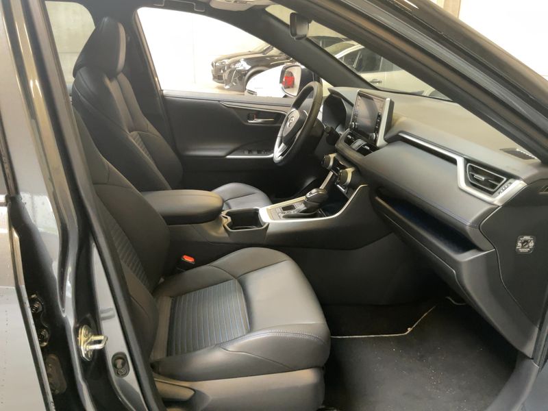 Toyota RAV 4 2.5 Hybrid 4x2 Style Selection 2023 – снимка 16
