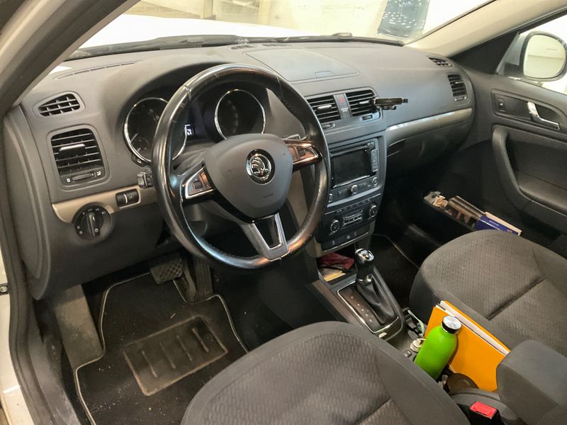 Skoda Yeti 2.0 TDI Elegance Outdoor 4x4 2014 – снимка 24