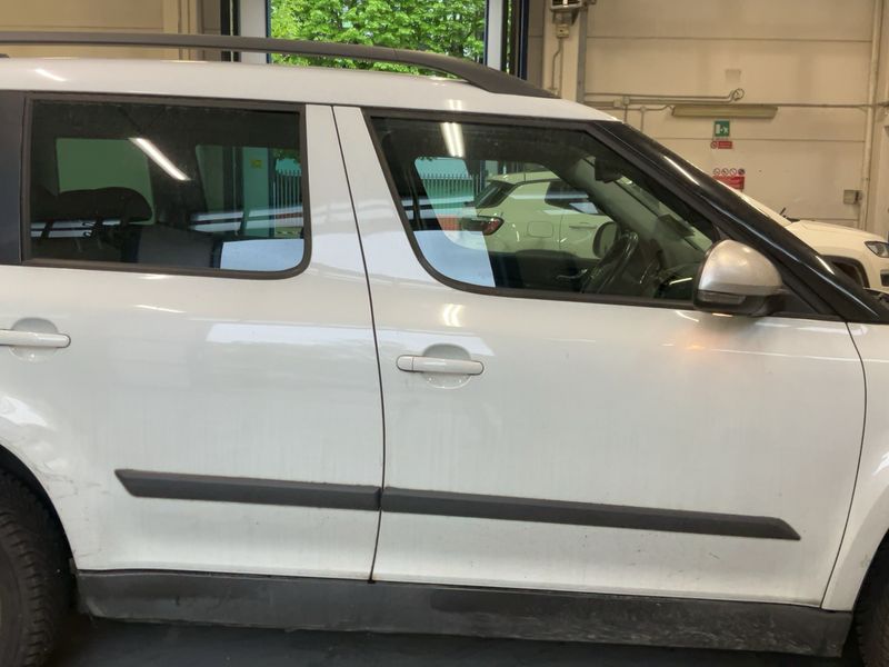 Skoda Yeti 2.0 TDI Elegance Outdoor 4x4 2014 – снимка 10