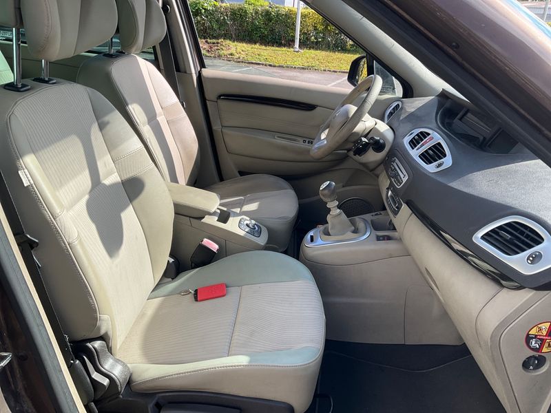Renault Grand Scenic 1.9 dCi Privilege 2009 – снимка 3