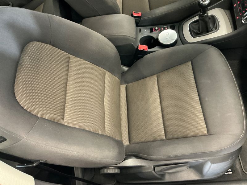 Audi Q3 2.0 TDI quattro 2012 – снимка 39
